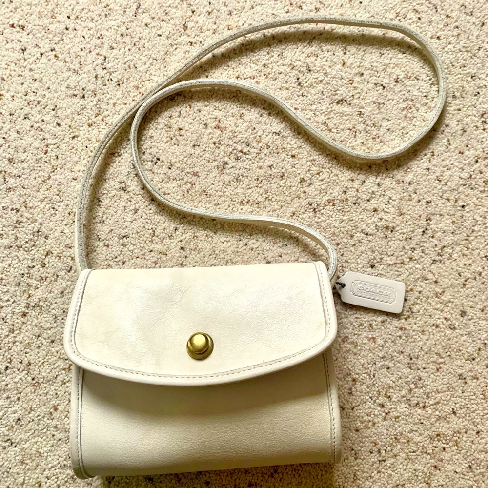 Vintage Coach Chrystie Crossbody 90s Small Handbag in Cream and Brass Clasp
